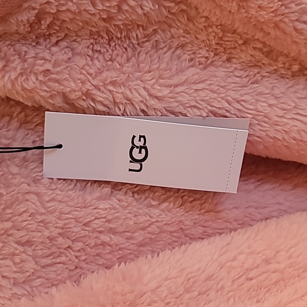 UGG NWT Extra Warmth Comfy Cuddly Plush Fleece Robe - Picture 2 of 9